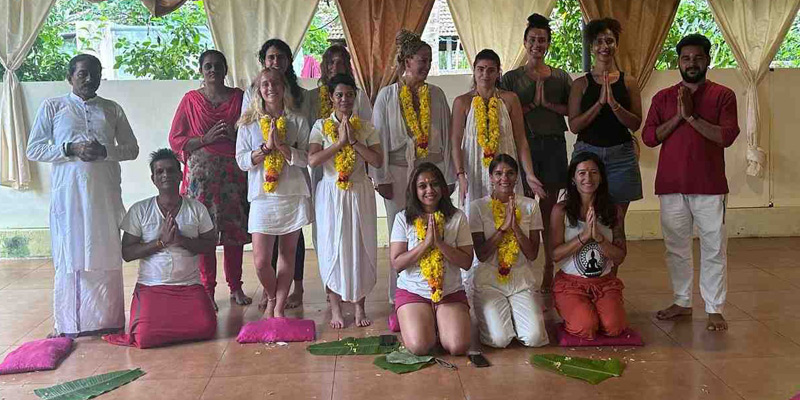 A Guide to Choosing the Right Yoga Teacher Training in Kerala